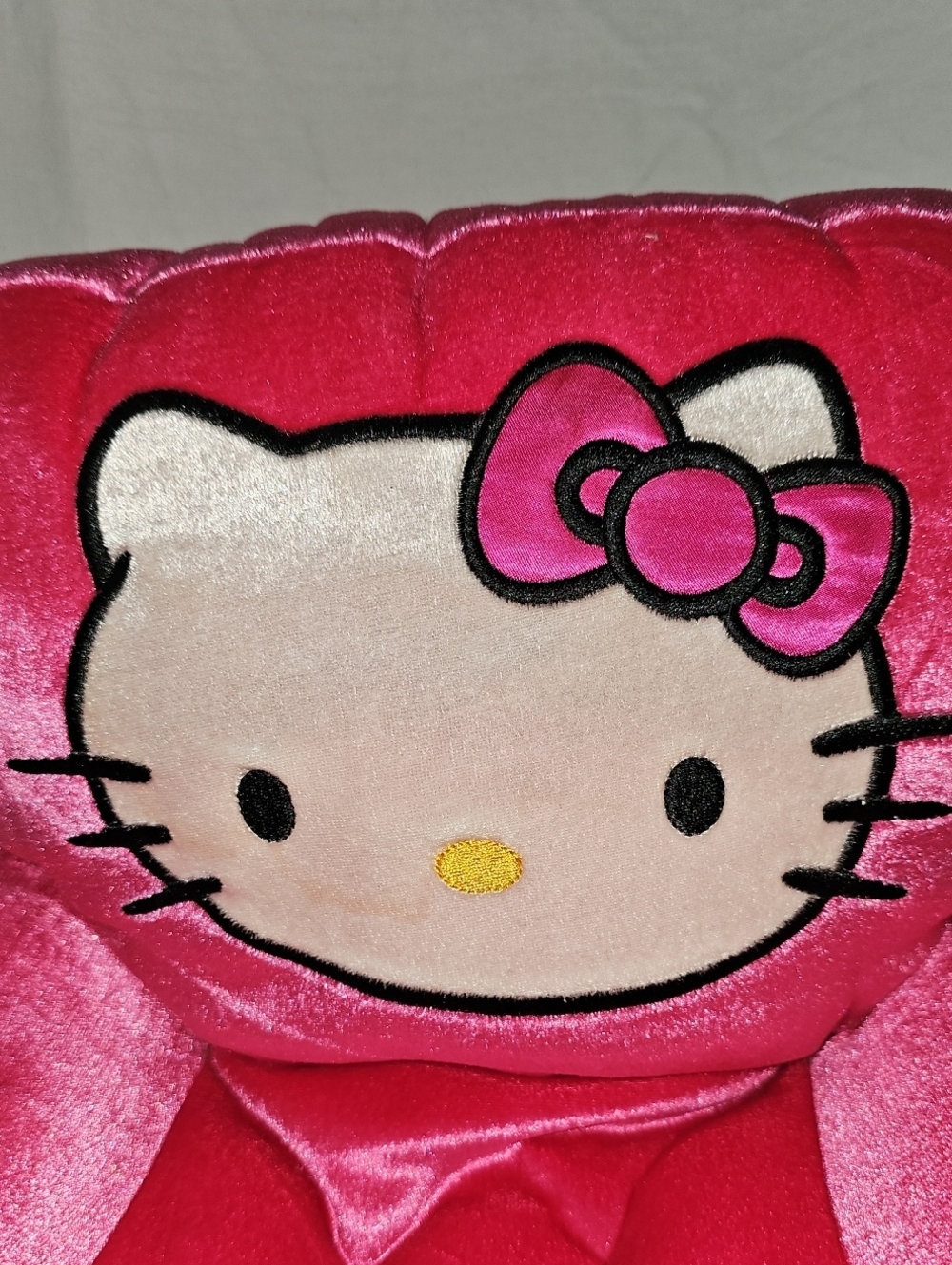 Build-A-Bear Hello Kitty Couch - Picture 2 of 7